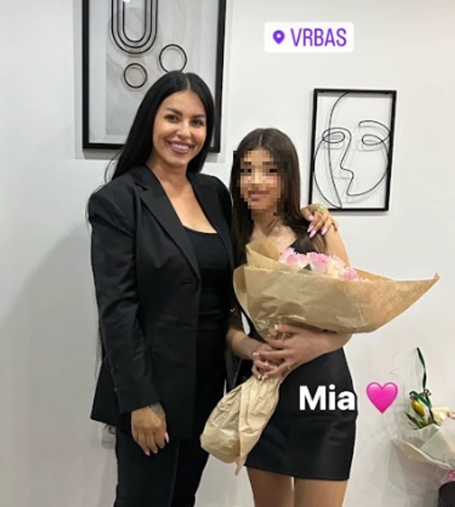 Seka Aleksić posetila devojčicu Miu i bila njena pratilja na maturi