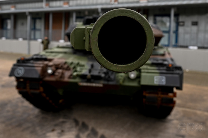 Niemcy zapowiedziały dostarczenie Ukrainie czternastu czołgów Leopard 2