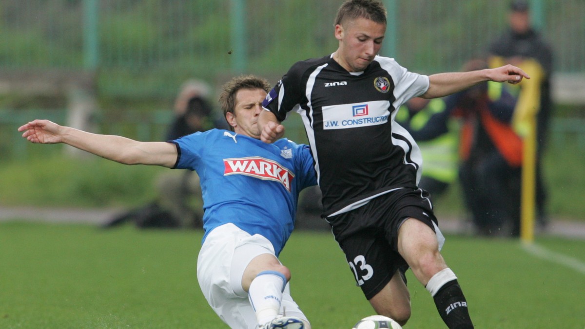 Lech Poznań został pierwszym finalistą Remes Pucharu Polski. "Kolejorz" pokonał po rzutach karnych Polonię Warszawa 3:0. Po 120 minutach spotkania był remis 1:1, podobnie jak w pierwszym spotkaniu tych drużyn w Poznaniu.