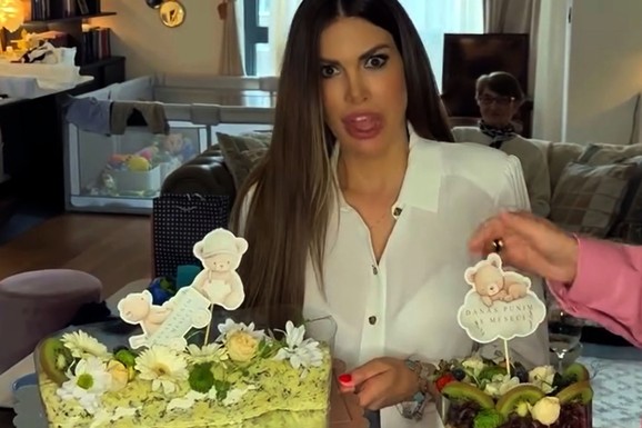 NA STOLU NEMA ŠTA NEMA- DOMAĆI ROLATI, TORTE I VINO Olja Crnogorac se bori sa bolešću, a zbog sina napravila veliko slavlje: "Moja najveća radost"