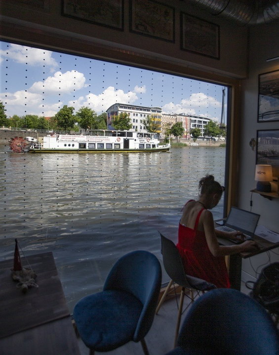 Odra Centrum we Wrocławiu już działa! To pływający dom kultury