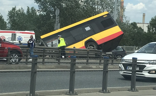 Wypadek autobusu w Warszawie