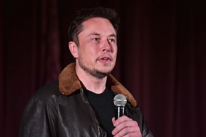 Elon Musk utarł nosa inwestorom. Dokupił akcji Tesli i kurs podskoczył