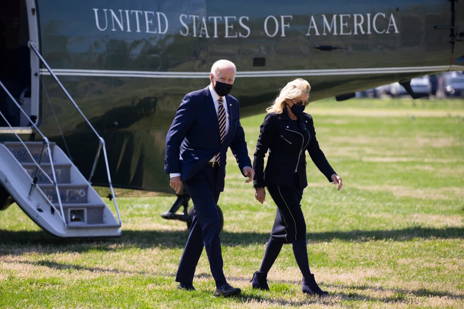 Inače se oblači konzervativnije - Džil Bajden sa suprugom