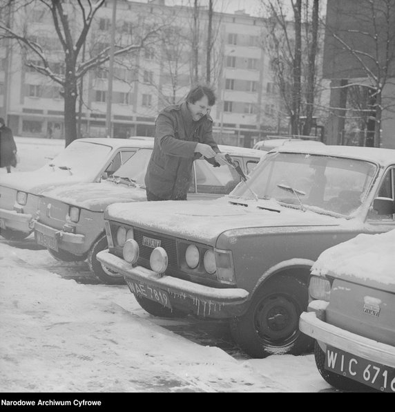 Odśnieżanie Fiata 125p