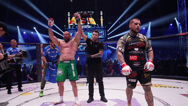 KSW 41: Oświeciński pokazał Popkowi jak wykorzystywać przewagę. "Strachu" wygrał i... nie mógł utrzymać się na nogach