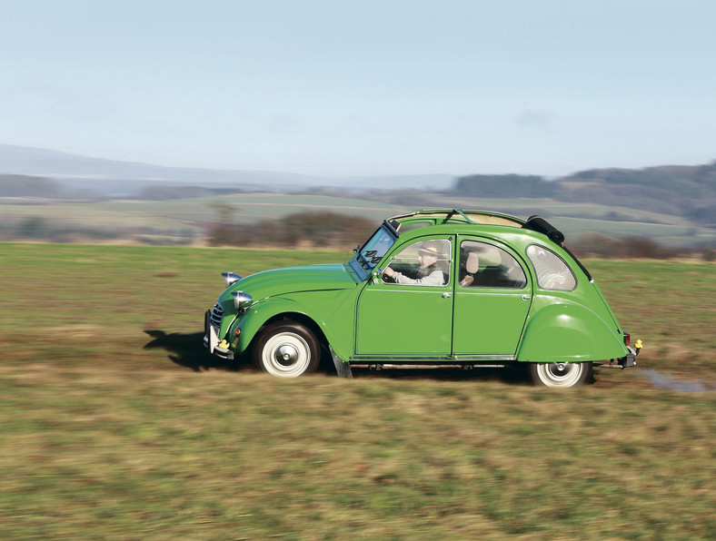 Citroen 2CV - kaczka w fazie wznoszącej