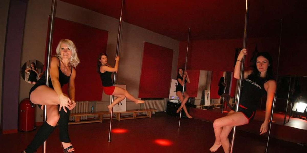 POLE DANCE