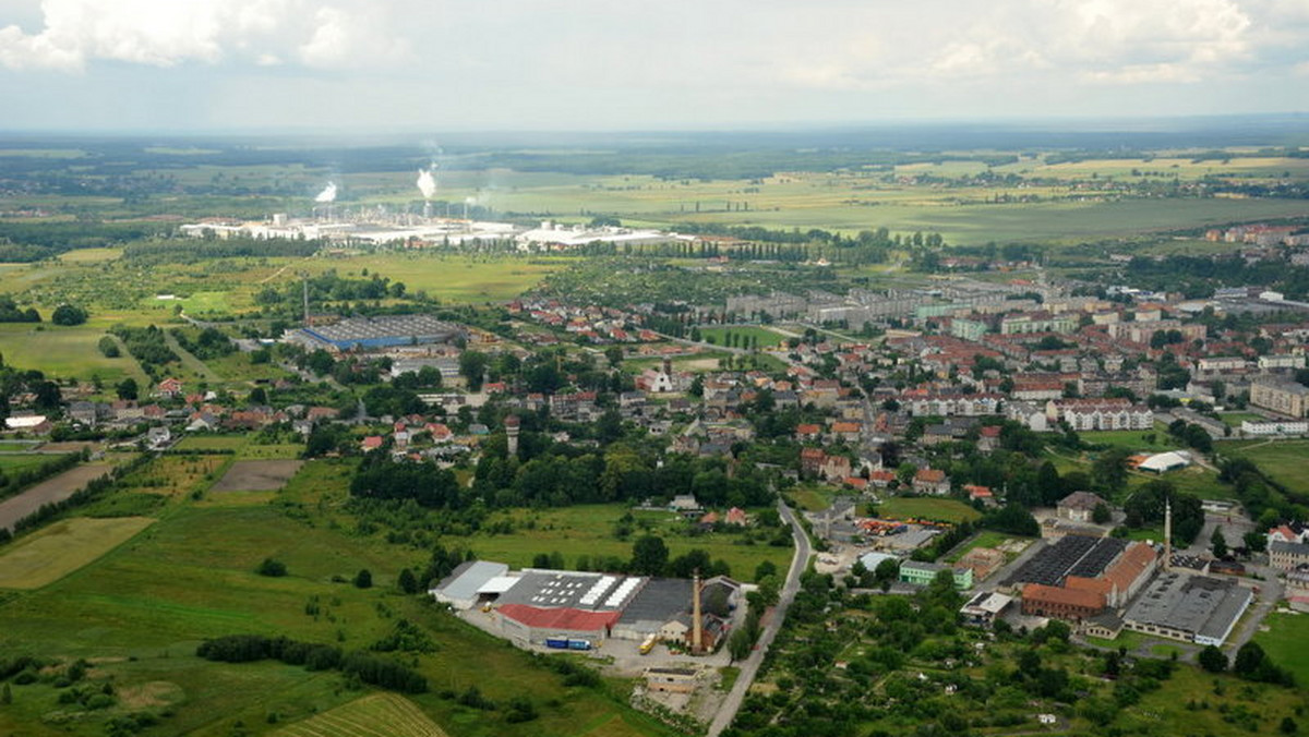 Zarząd województwa pozytywnie zaopiniował powiększenie Kostrzyńsko-Słubickiej Specjalnej Strefy Ekonomicznej o 10 ha w Żarach. Dzięki temu powiększy się miejscowa fabryka i powstanie zakład produkcyjny szyb samochodowych.