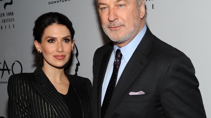 Alec Baldwin úgy büszkélkedett fogyásával, hogy letolta a nadrágját