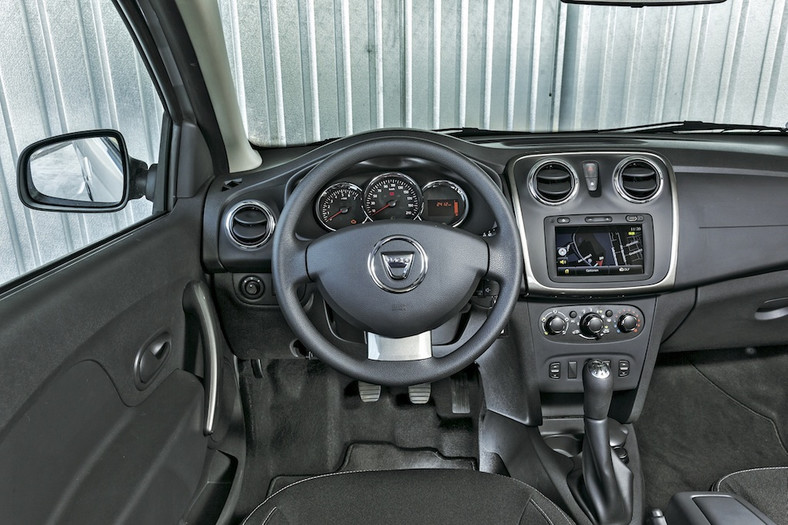 Nowa Dacia Logan MCV kontra używany VW Golf kombi