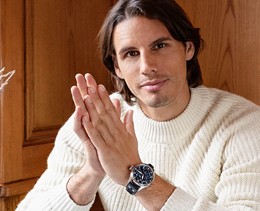 Yann Sommer, seit 2018 Markenbotschafter von IWC, trägt die neue Big Pilot’s Watch Perpetual Calendar.