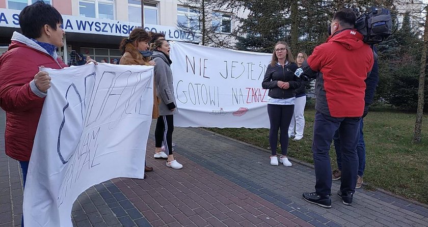 Niespokojnie w Łomży. Mieszkańcy walczą o swój szpital. Interweniuje policja