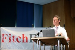 Fitch ostrzega przed nadmiernym zadłużeniem Polski