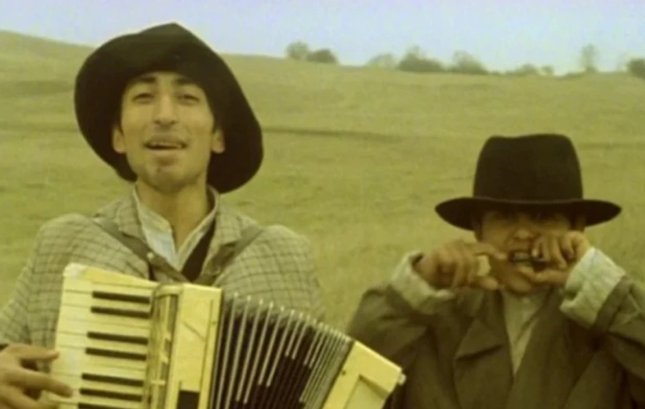 Scene iz filma "Ko to tamo peva"