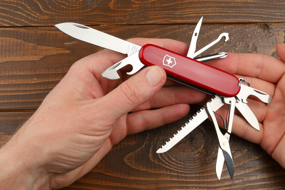 Čuveni švajcarski nož koji i Srbi rado kupuju gubi svoj izgled i svrhu: Evo kako će ubuduće izgledati