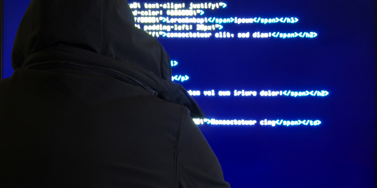 Grupa hakerów związana z rosyjską armią próbowała włamać się do systemów informatycznych Ukrainy, UE i USA – podał Microsoft.