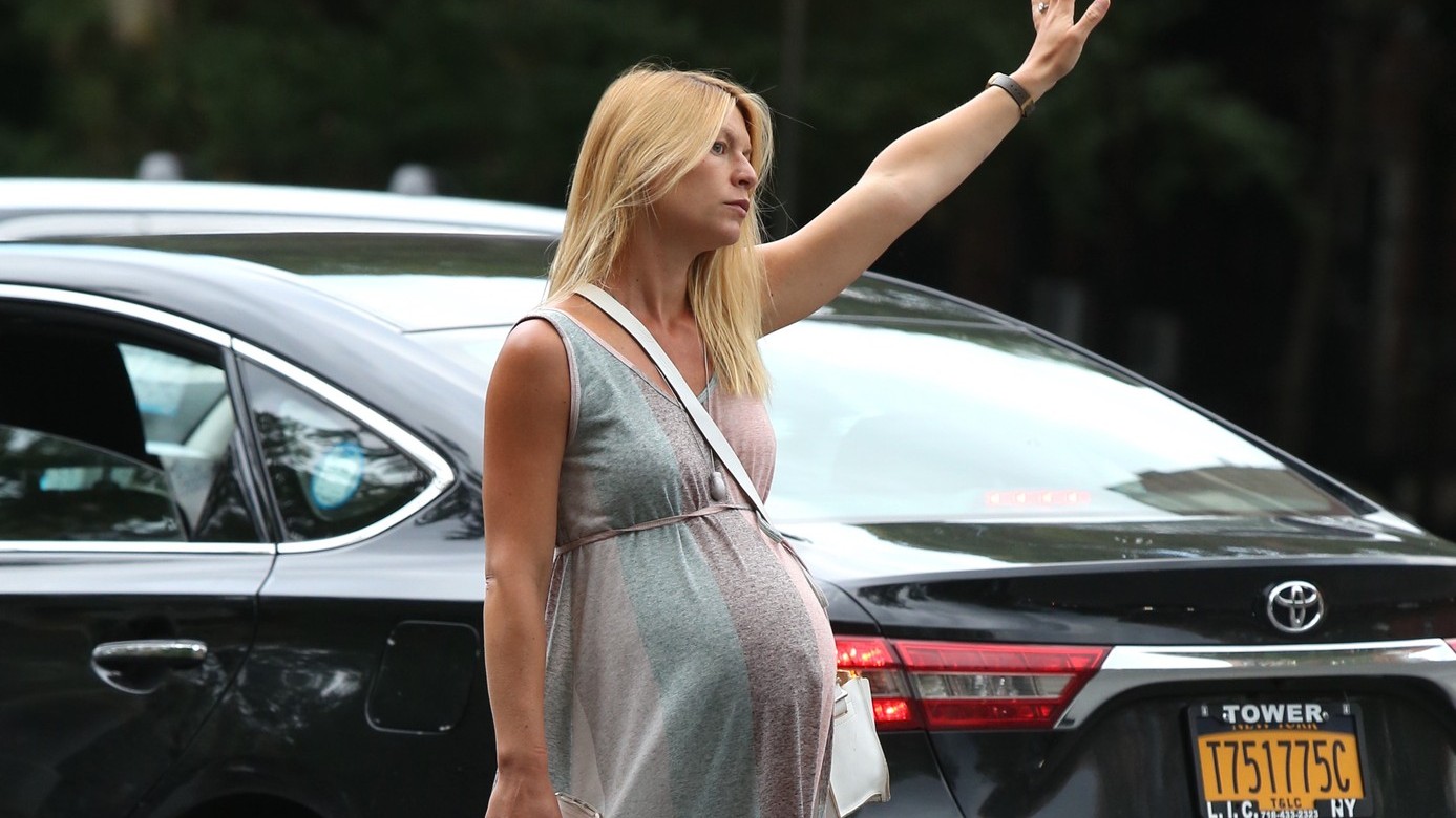 Herečka Claire Danes počas svojho druhého tehotenstva v roku 2018. 