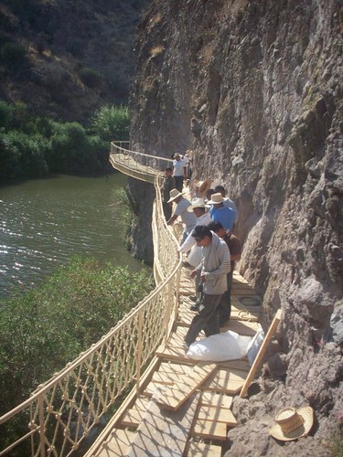 Na glebę twarzą w dół!