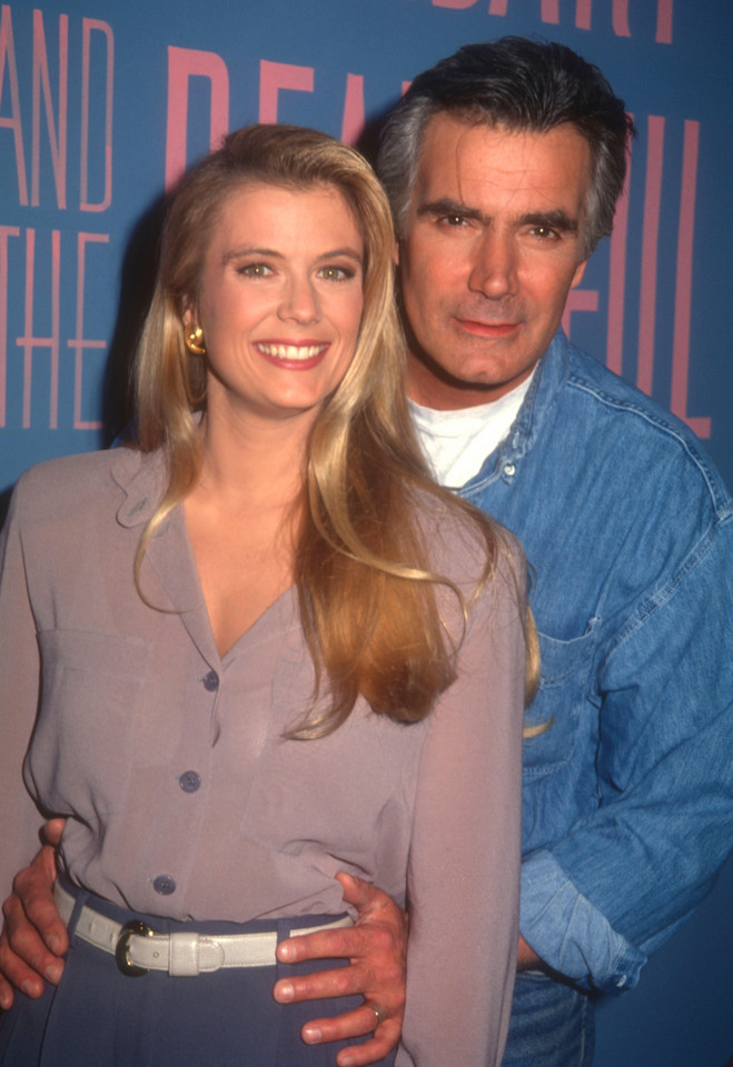 Katherine Kelly Lang i John McCook w 1992. r.