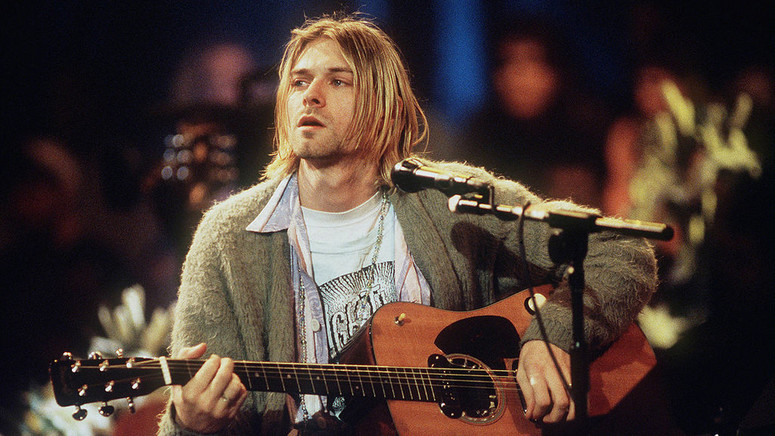 Roztrzaskana gitara Kurta Cobaina sprzedana na aukcji. Cena? Majątek -  Dziennik.pl