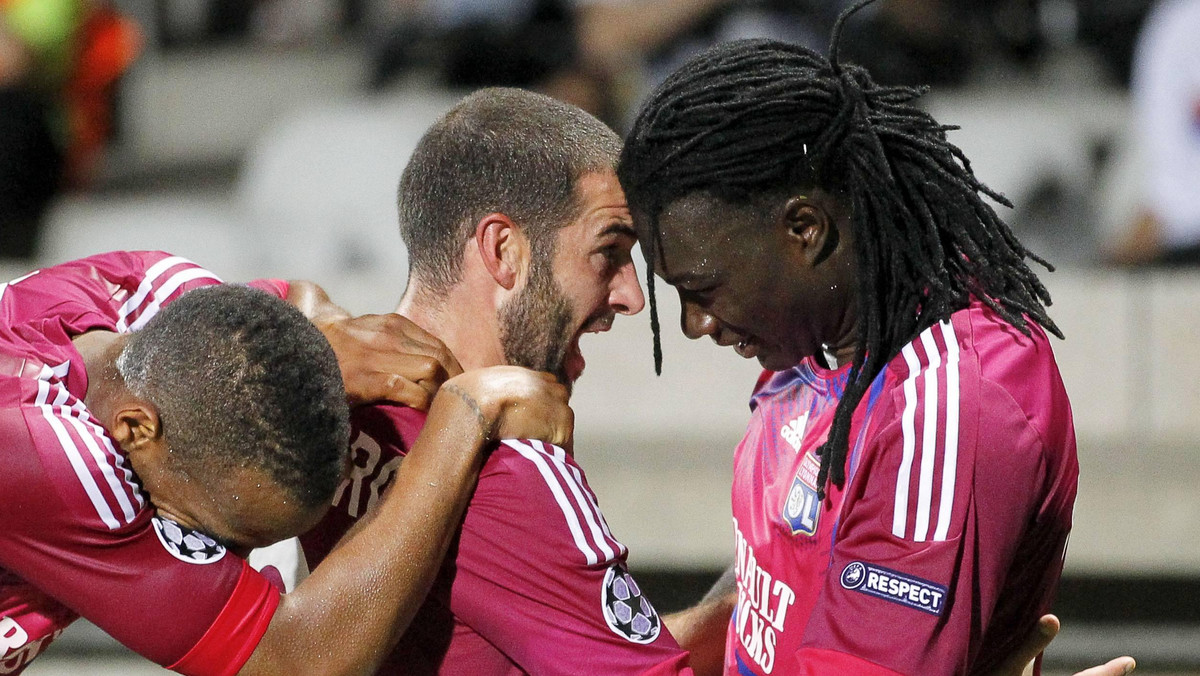 Olympique Lyon pokonał Rubina Kazań 3:1 (2:1) w pierwszym meczu IV rundy (play off) eliminacji piłkarskiej Ligi Mistrzów. Mecz obfitował w sytuacje podbramkowe i kwestia awansu wciąż pozostaje otwarta.