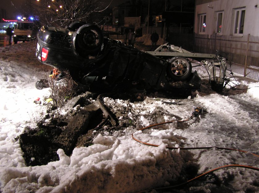 Zmiażdżone auto chłopaka