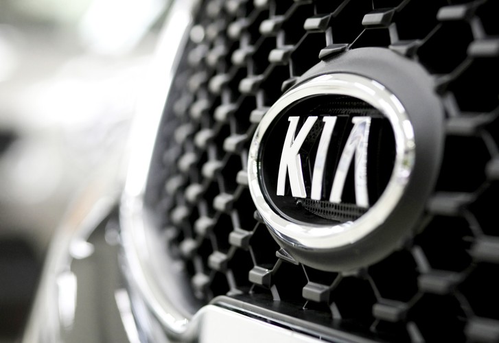 <b>KIA - na każdym aucie firma zarabia średnio 1183 euro</b>
<br>
<br>
Bardzo dobrze radzi sobie także azjatyckie Kia, która w 2012 roku sprzedało 7,13 mln egzemplarzy. Ile zarobili? 1183 euro na jednym aucie.