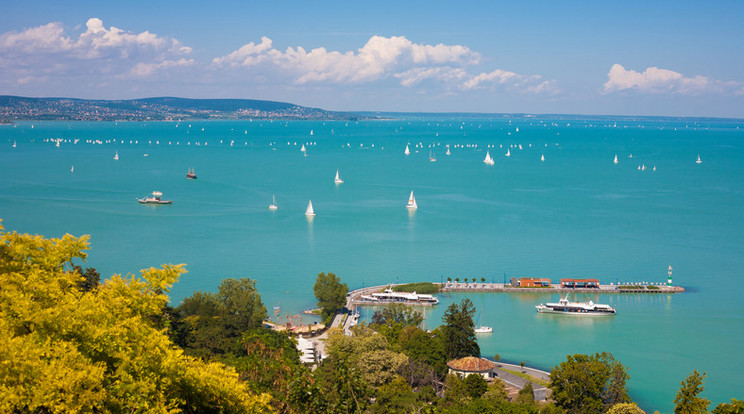 Csodálatos kilátás, jó borok, zene és jóga – ezt ígéri a Balaton Piknik a hosszú hétvégére! /Fotó: Shutterstock