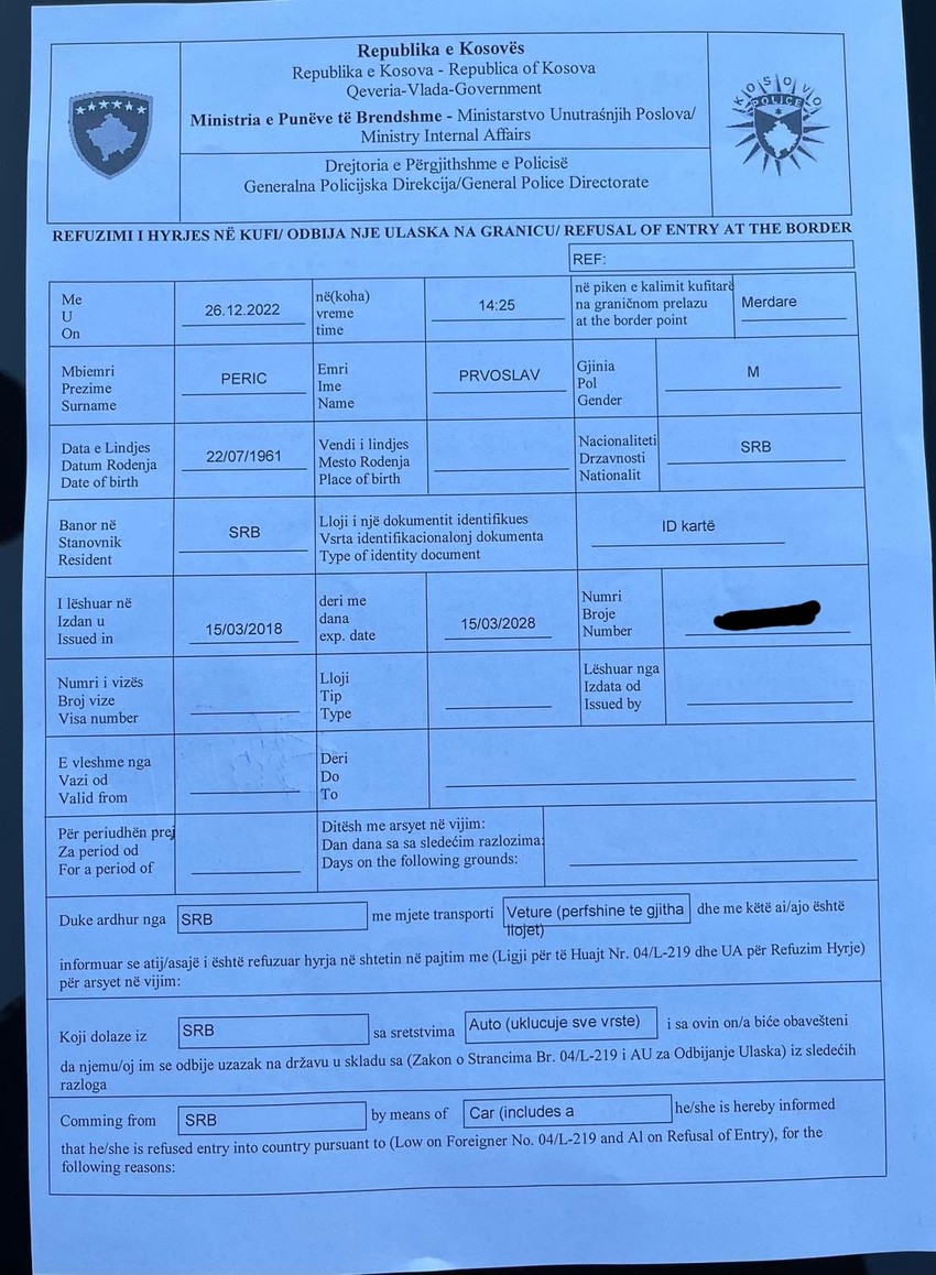 Kosovska policija predala je patrijarhu Porfiriju papire pre nego što mu je zabranila ulazak na KiM