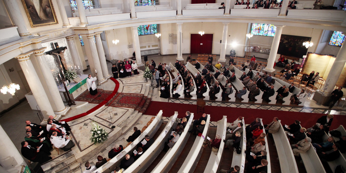 Synod Kościoła Ewangelicko-Augsburskiego w Polsce dopuścił ordynację kobiet na księży. Zdjęcie ilustracyjne.