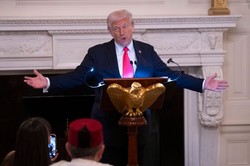 Polowanie na studentów. Trump cofa wizy za poglądy?