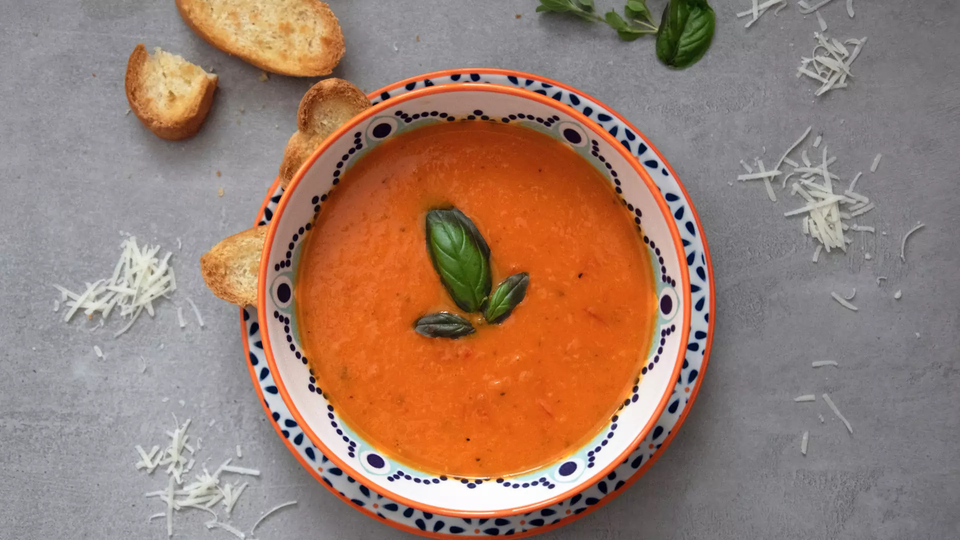 Najprostszy przepis na zupę pomidorową od Magdy Gessler. Zastosuj ten trik