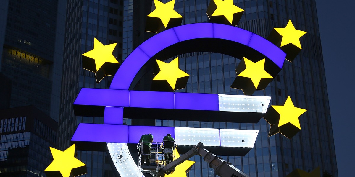 Ceny w strefie euro wciąż rosną. To oznacza konieczność podwyżek stóp procentowych przez Europejski Bank Centralny, który jest w trudnym położeniu ze względu na zróżnicowane tempo inflacji w poszczególnych państwach i problemy budżetowe niektórych z nich. 