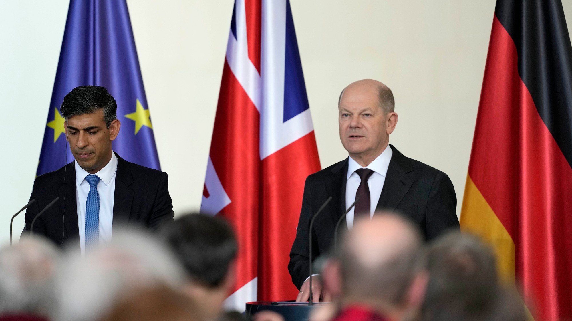 Britský premiér Rishi Sunak a nemecký kancelár Olaf Scholz.