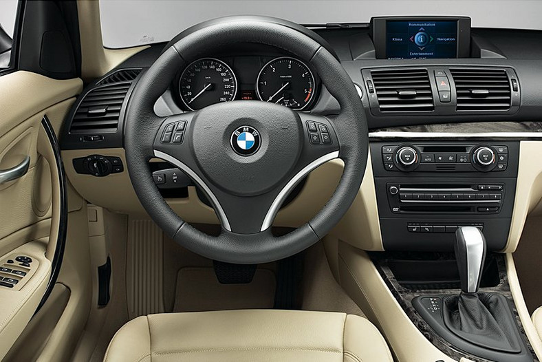 BMW serii 1: troje drzwi i facelifting