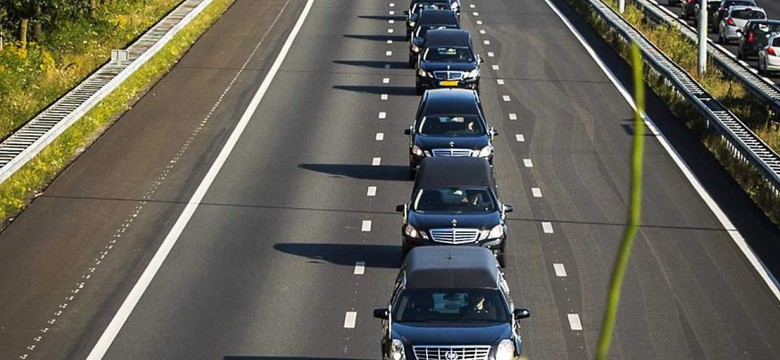 Kolejne ciała ofiar katastrofy lotniczej już w Holandii