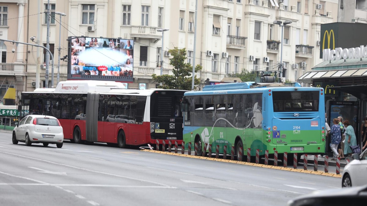 Autobusi