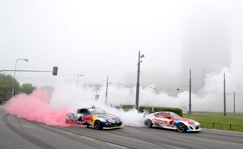 Jakub Przygoński (toyota GT86) i Aleksander Grińczuk z Ukrainy (nissan 370Z)