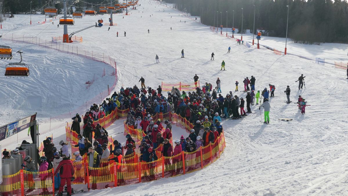 Małopolska: rozpoczęło się śnieżenie stoków narciarskich