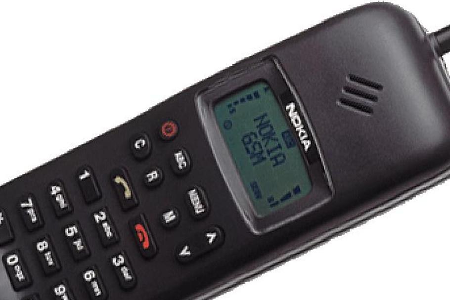 Nokia 1011 не загружается моргает клавиатура