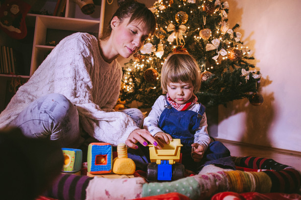 Ponad jedna piąta rodziców (22 proc.) kupuje swoim dzieciom zabawki w okresie Mikołajek.