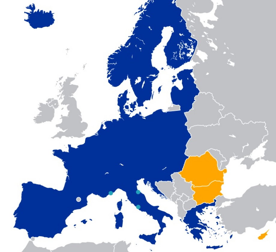 Mapa strefy Schengen. Kolor niebieski – państwa członkowskie, kolor pomarańczowy – państwa kandydujące