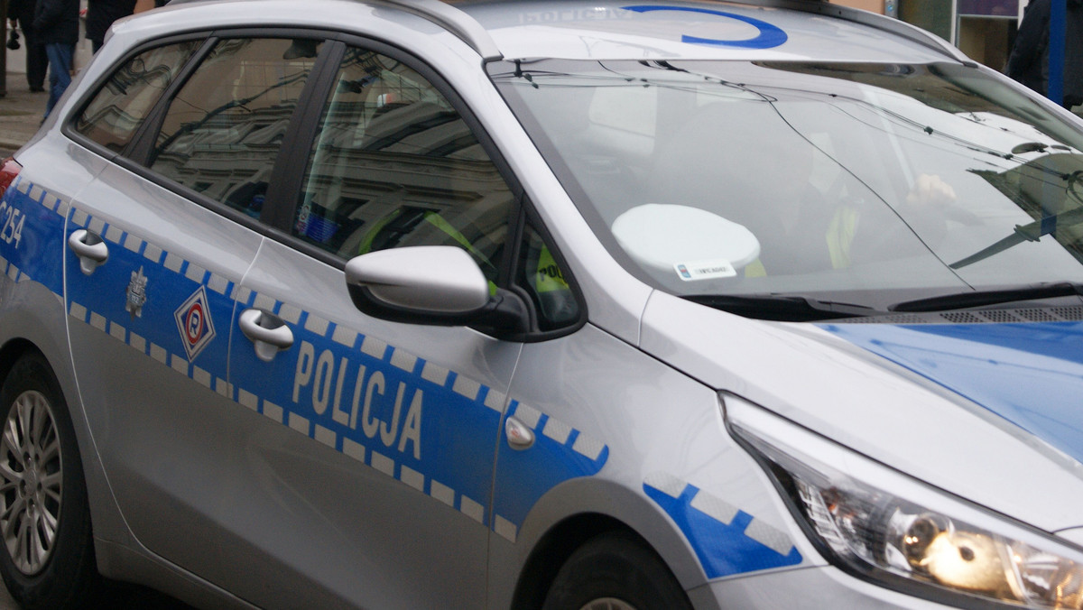 Polkowice: policja odeskortowała do szpitala samochód z chorym dzieckiem