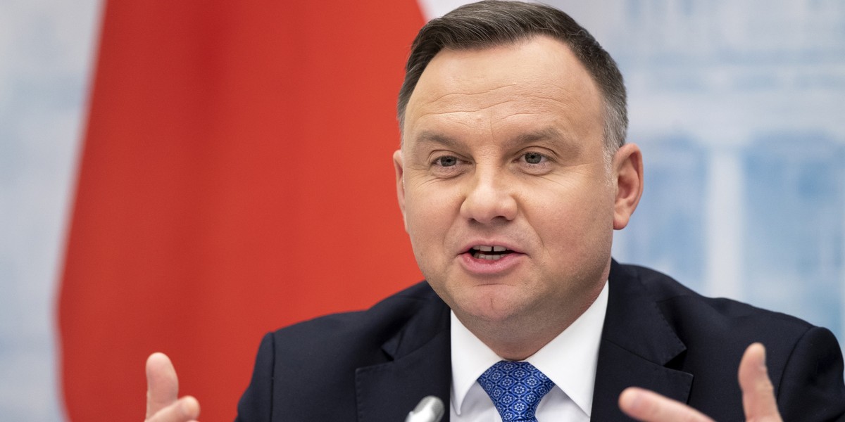 Z informacji "Rzeczpospolitej" wynika, że projekt zmian w emeryturach Andrzej Duda przedstawi oficjalnie jako postulat wyborczy w zbliżającej się kampanii - czytamy.