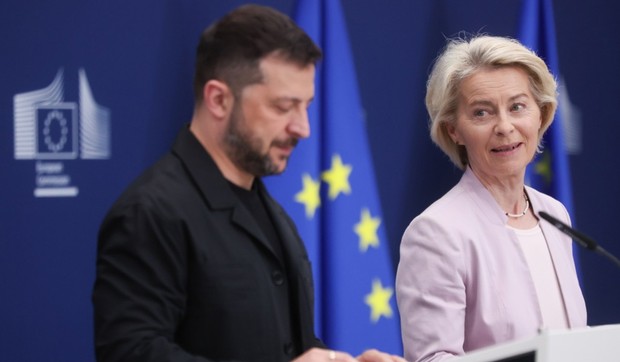 Ukrajinski predsednik Volodimir Zelenski i predsednica EK Ursula fon der Lajen u Briselu 17. avgusta 2025.