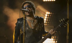 #penisgate się rozkręca. Lenny Kravitz grozi pozwami