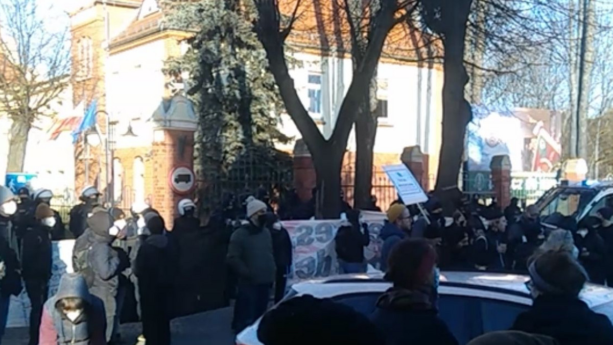 Lubuskie. Demonstracja przed oddziałem SG w Krośnie Odrzańskim [WIDEO]