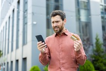 Komornik zajął Twoje konto? Oto 5 tarcz ochronnych, o których musisz wiedzieć, żeby nie zostać z niczym w 2026 roku