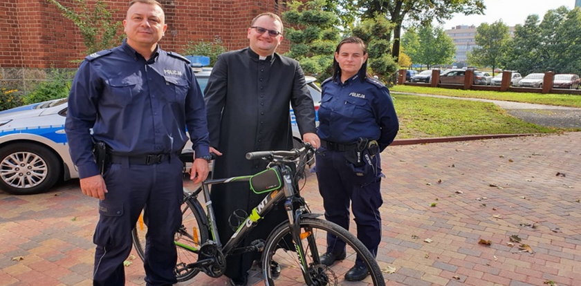 Złodziej ukradł rower księdzu Mateuszowi. Ukrył go w żywopłocie